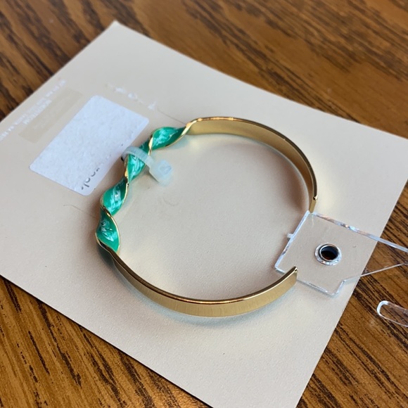 14th & Union Green Marbled Enamel Gold Tone Twist Bangle Bracelet - Picture 3 of 7